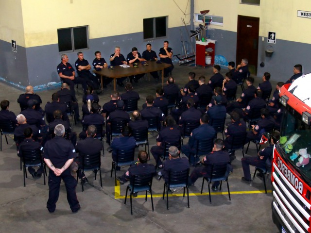 ltima Instruccin del ao en el cuartel de Bomberos